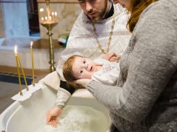 Как одеть малыша на крещение – что нужно знать родителям и крестным
